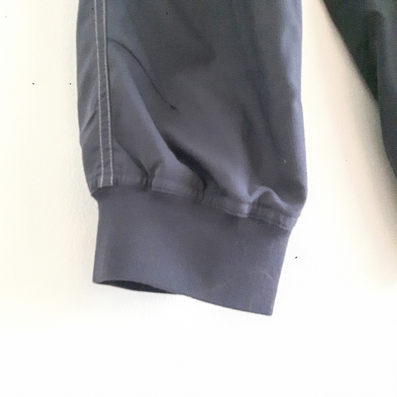 2/$35 Sale Climalite ADIDAS athletic/hiking cropped pants. Like New Sz 6  Bl/Gry - Picture 5 of 12